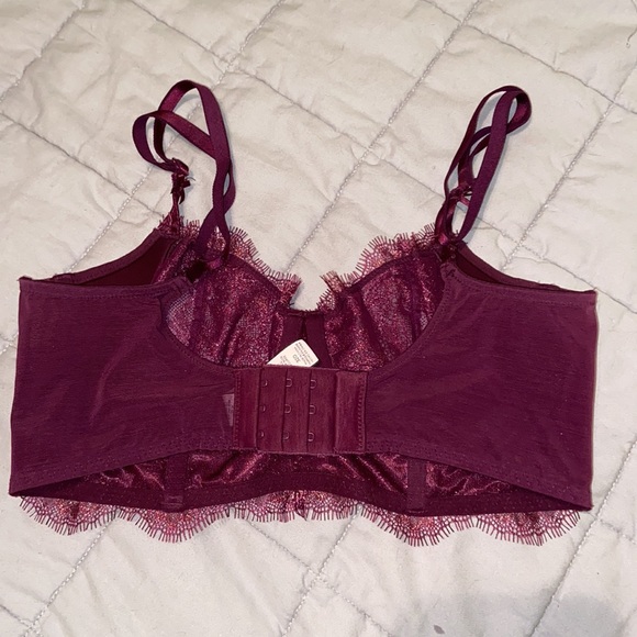 Victoria’s Secret Unlined push up bra - Picture 3 of 6